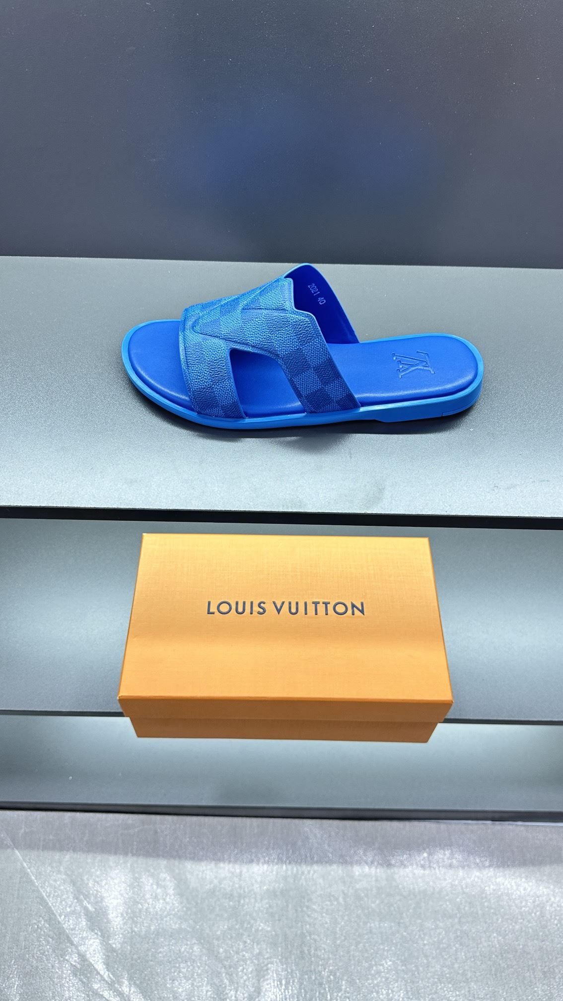 Louis Vuitton Slippers